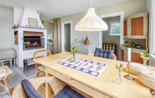 Awesome Home In Älmhult With Lake View - Häradsbäck