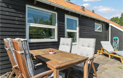  Amazing Home In Malling With Wifi in Malling