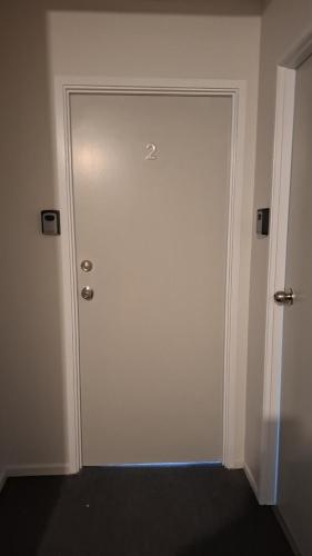 4 Beds including 1 Double Bed, 1 Single Beds, 2 Double Sofa Beds, Suite 2, 37 Totara Avenue, New Lynn, Auckland (Foto 6)
