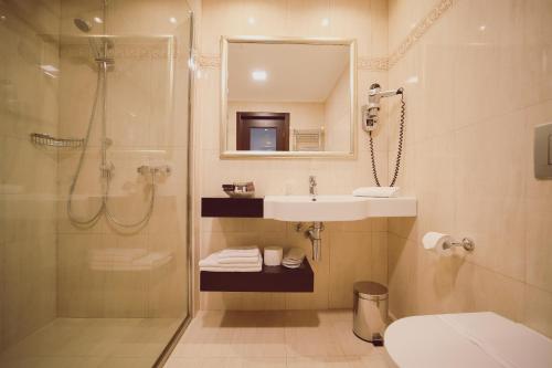 Hotel Helen - image 4