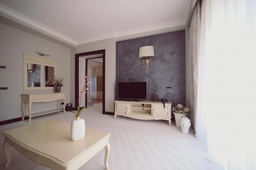 Hotel Helen - image 5