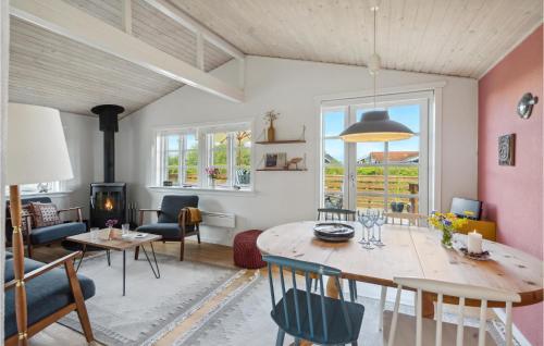  Lovely Home In Mesinge With Wifi in Mesinge
