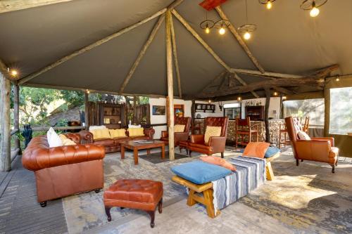 Μπυραρία/Σαλόνι, Elephant Valley Lodge in Κασάνε