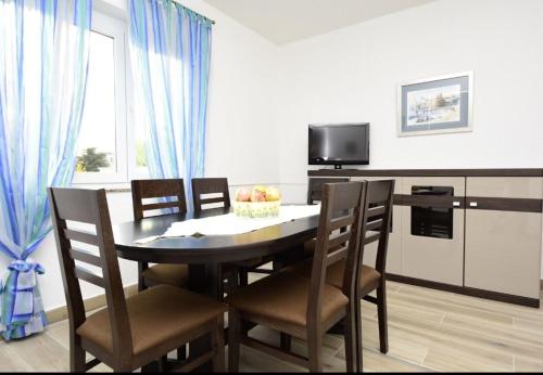 Apartment Sveto - 400 m from beach - image 4
