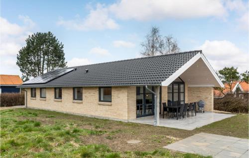 4 Bedroom Gorgeous Home In Bogø By in Bogø By