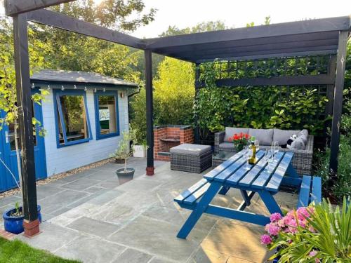 BOURNECOAST - DETACHED HOUSE with PARKING and GARDEN - HB7358, Christchurch (fotografie 2)