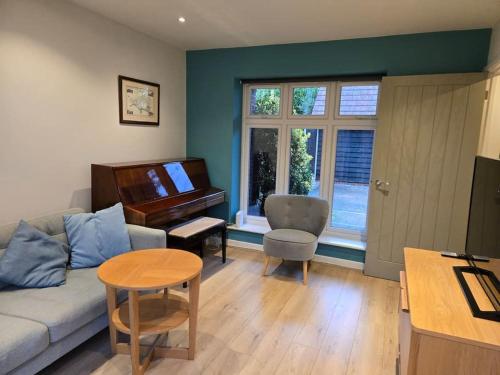 BOURNECOAST - DETACHED HOUSE with PARKING and GARDEN - HB7358, Christchurch (fotografie 4)
