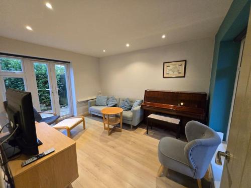 BOURNECOAST - DETACHED HOUSE with PARKING and GARDEN - HB7358, Christchurch (fotografie 6)