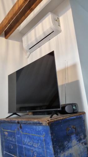 Exclusives Loft mit Klimaanlage, Parkplatz, Netflix, Disney, Wallbox, Dominos Pizza, Bahnhof Falkensee 5min - Berlin Hbf 23min in Falkensee, Deutschland
