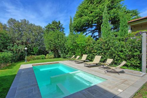 حديقة, Villa Primula by PosarelliVillas in Camucia