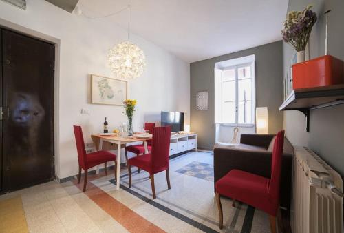 Monti 3 bedroom apartment Colisseum, Rome (photo 6)