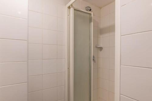 Metropole 2nd Floor Room with Shared Amenities