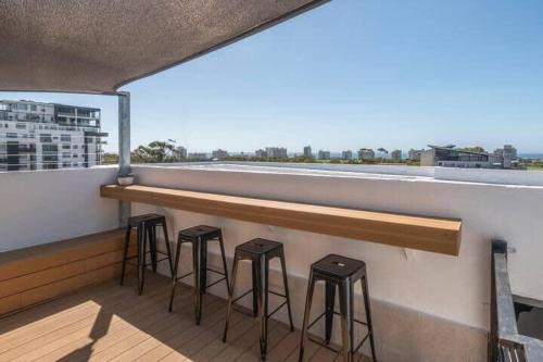 Metropole 2nd Floor Room with Shared Amenities