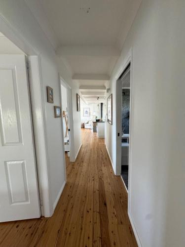 Shoaly House and Shoaly House Cottage - perfect for multiple families & wedding groups in Шоал Бей