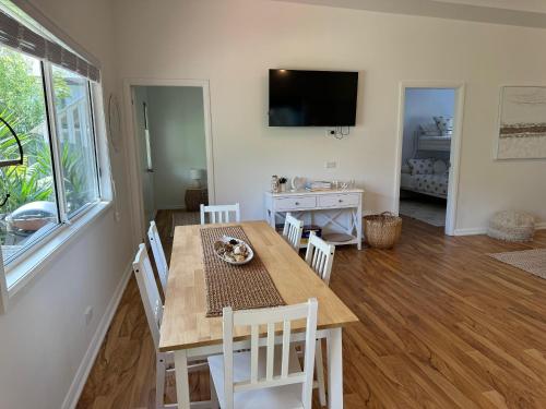 Shoaly House and Shoaly House Cottage - perfect for multiple families & wedding groups in Шоал Бей
