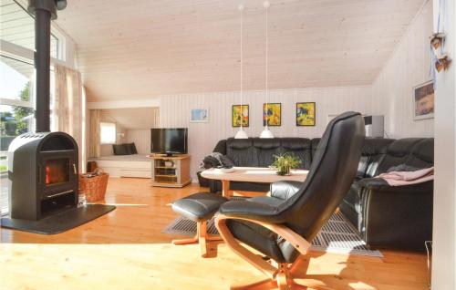 Three-Bedroom Holiday Home In Hejls in Hejls