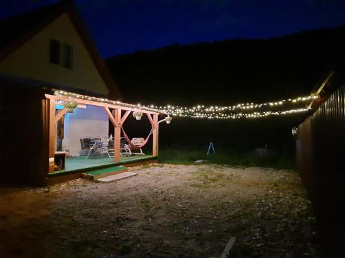 Mountain Cozy Home in Sub Cetate
