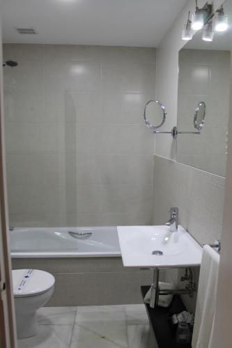 Triple Room image 5