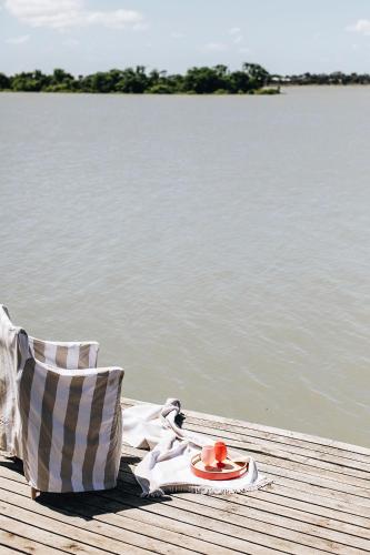Sunset Muse - A Waterfront Home with Panoramic Views and Jetty in Wellington (SA)