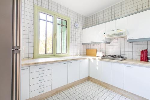 Romantic Retreat next to M avenue - image 7