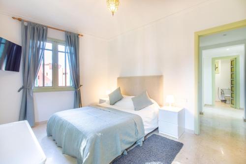 Romantic Retreat next to M avenue - image 2