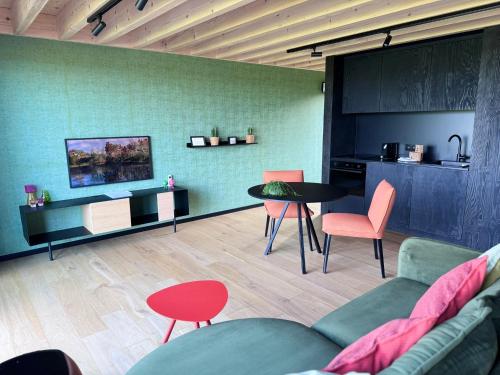 Oprema, Durbuy insolite - Romantic Escape in Petite-Eneille