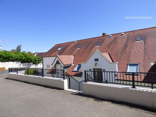 Three-Bedroom Holiday Home  image 10