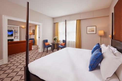 Lough Eske Castle - image 10