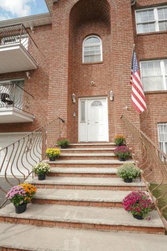 Newark Liberty Brick House - Private Bedroom 1 in Newark, USA