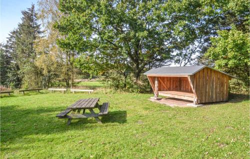 花園, Beautiful Home In Hovborg With Wifi in 霍堡