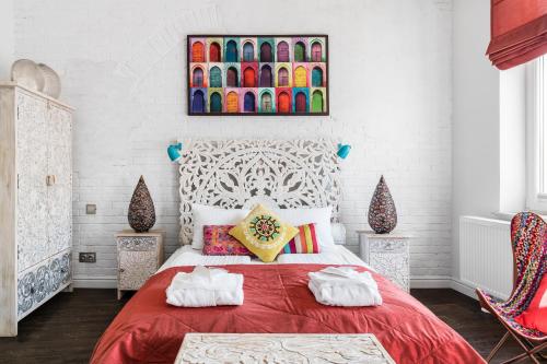 Double Room with Balcony image 10