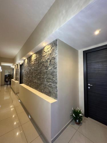 Candia Rooms - image 10