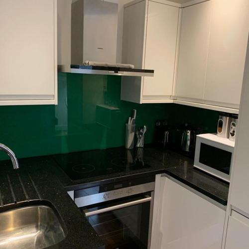 Kitchen, City Center Camden Market Budget Apartment and Rooms in Camden