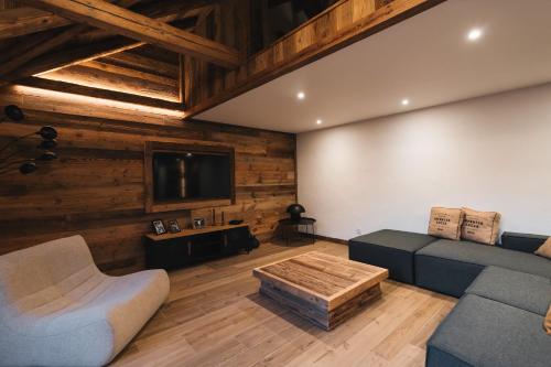Three-Bedroom Superior Apartment