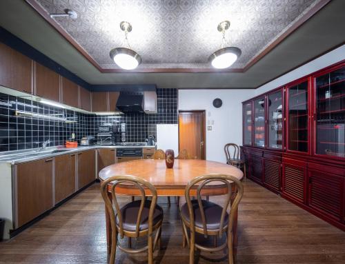 Kitchen, つなぐ古民家 in Kishiwada