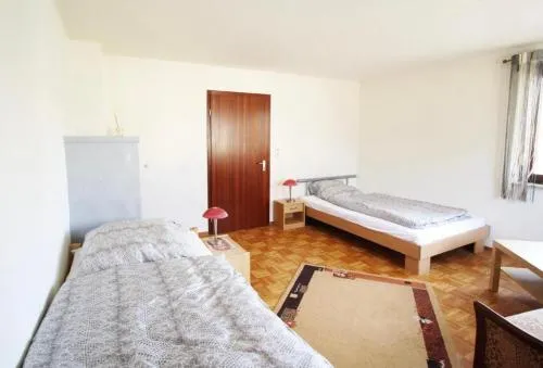 Monteurwohnung in Hohenstadt A8, ULM, GUENSTIG, WIFI, SMART TV in Hohenstadt, Deutschland