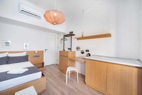 Double Room image 7