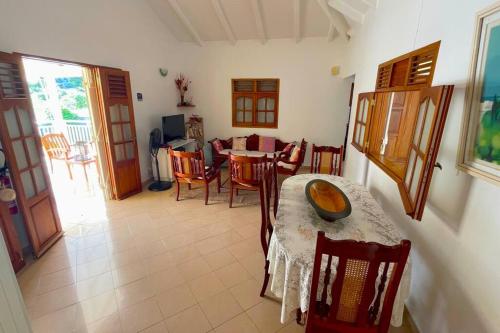 Le Carambole de JosyHouse - piscine et plage a 2mn in Pointe-Noire