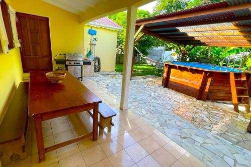 Le Carambole de JosyHouse - piscine et plage a 2mn in Pointe-Noire