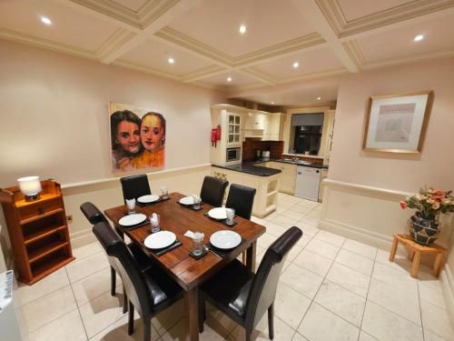 3 Clos Na Feirme Three Bedroom House with Hot Tub in Clonbur