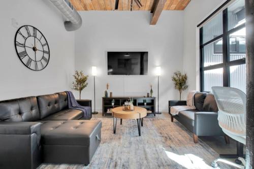 Urban Escape Industrial 2BR 2BA in Greenville, USA