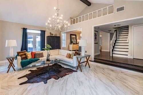 408A Massive home with pool in Tampa, USA