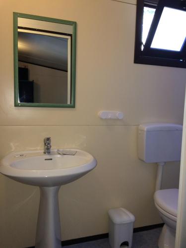 Double Room image 7