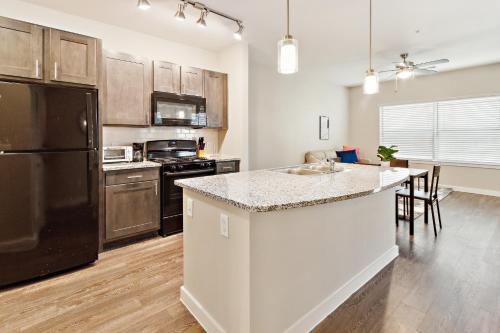 C Creek 7206 I New Construction 1bd Apt I Gated in Houston, USA