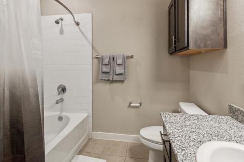 C Creek 7309 I New Construction 1bd Apt I Gated in Houston, USA