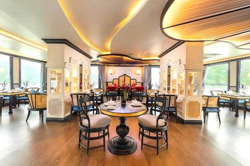 Le Journey Luxury Cruise - 레스토랑