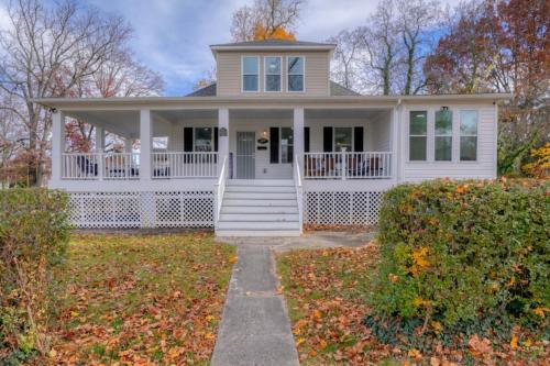 5 bedrooms with a gameroom in Baltimore, USA