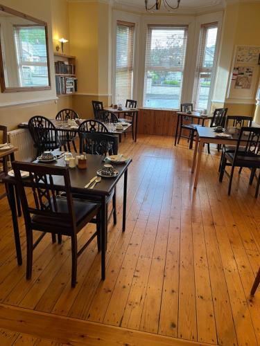 Toit ja joogid, An Caislean Corratavey Guest House in Ballycastle