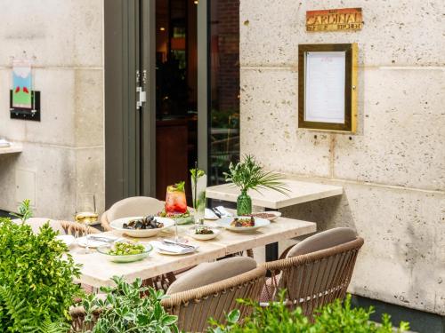 Restaurant, Leonardo Hotel London Aldgate – Formerly Hotel Saint in The City