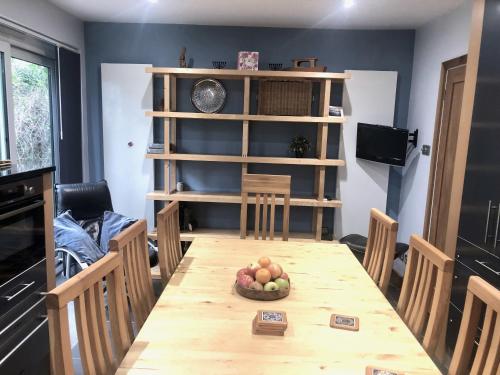 Standard King Room image 4
